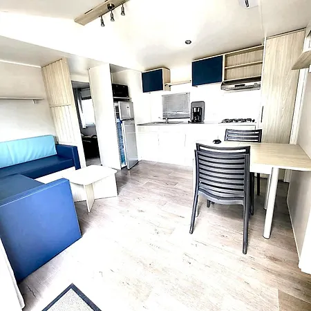 Narbonne: Shared Pool For 6 Holiday home Narbonne