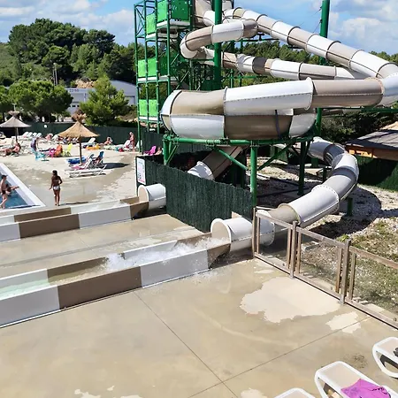 Narbonne: Shared Pool For 6 Holiday home *